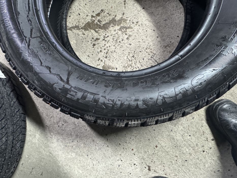 Зимние шины Taurus 265/60R18 в отличном состоянии !