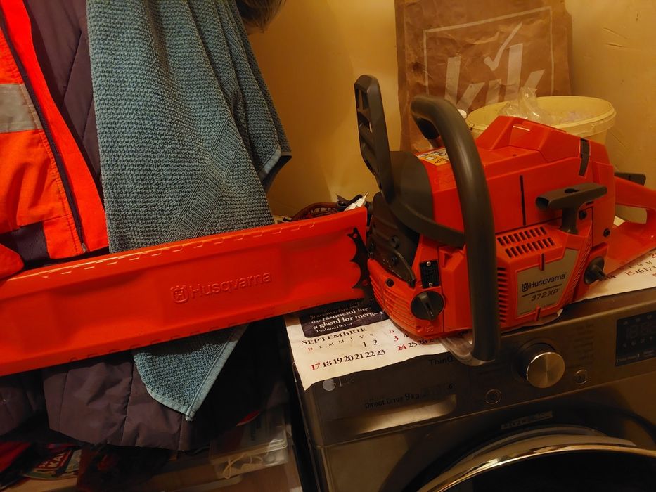 Tai lemne cu drujba profesionala