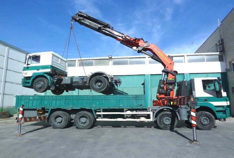 Transport container, camion macara containere, utilaje, inchiriat