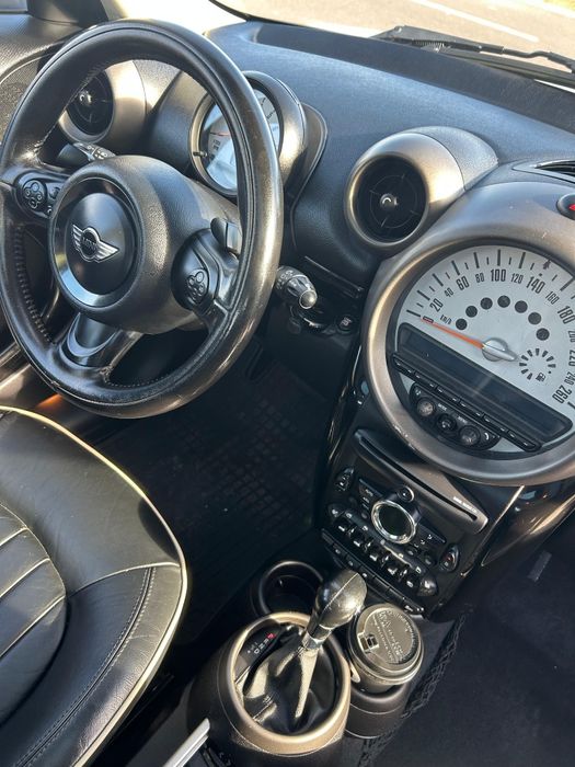 Mini Cooper Countriman benzină, automat.