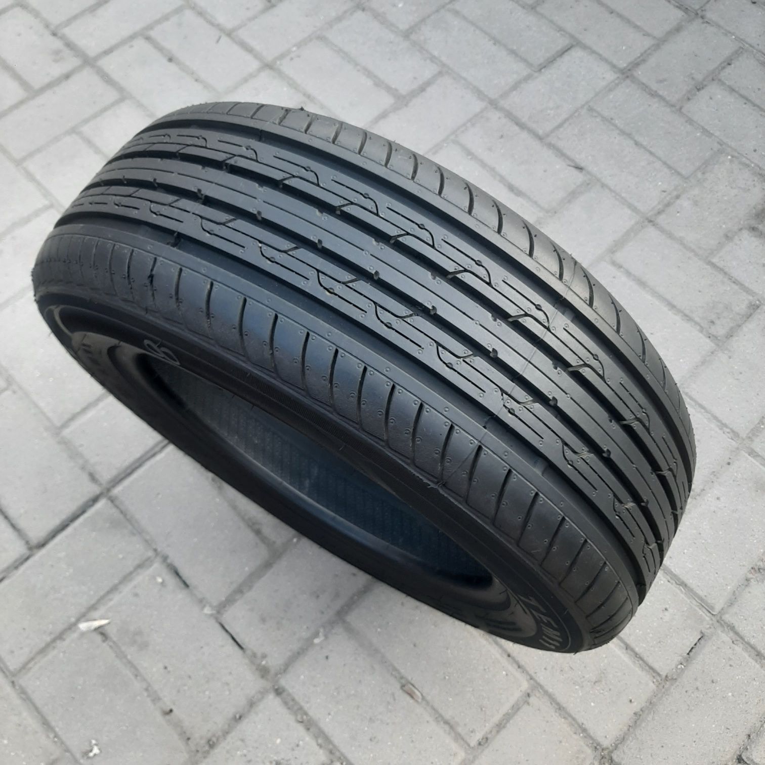 Продам летнию резину 1шт R14