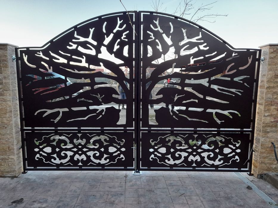 Porti metalice din tabla decupat fier forjat tip jaluzea