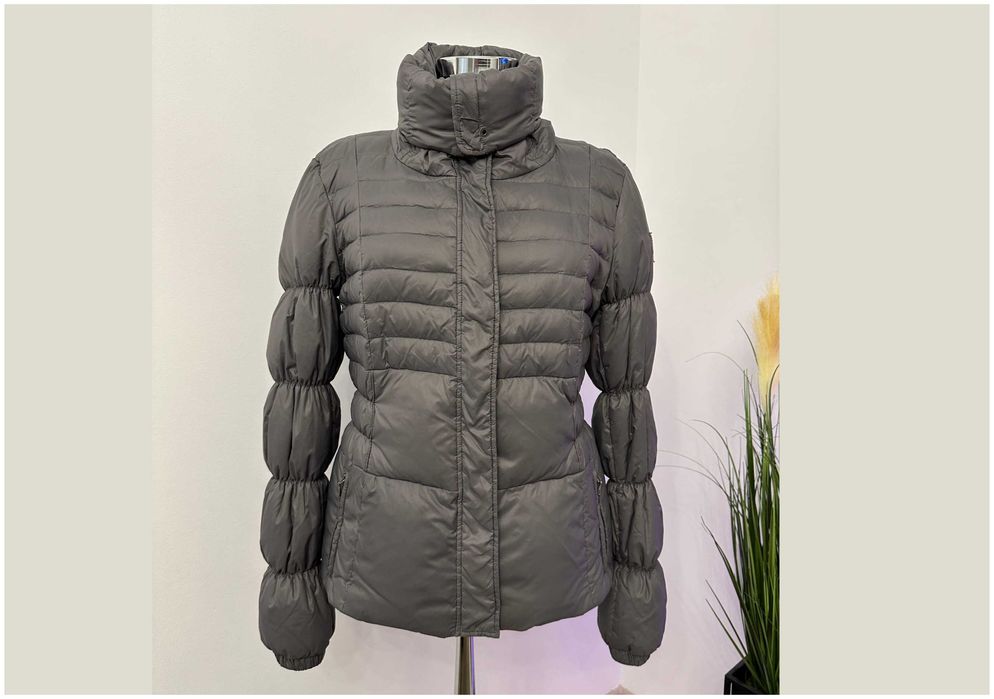 Geacă de damă de iarnă • GUESS • Masura M  L • Umplută cu puf