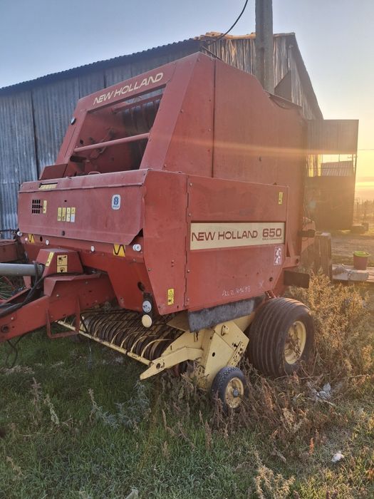 Vând  balotiera new Holland