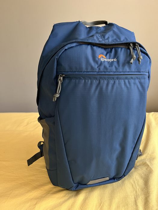 Светкавица Canon 420EX, раница Lowepro и аксесоари