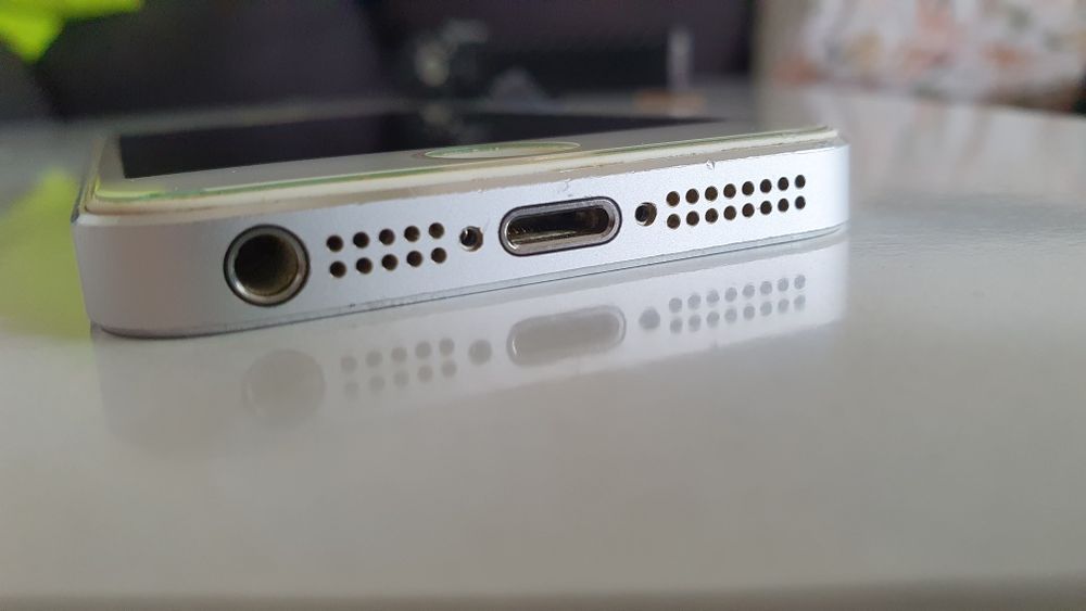 Iphone 5 /  16gb