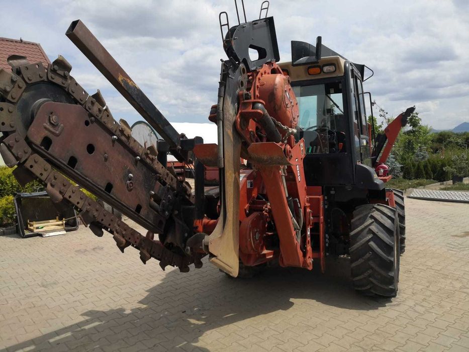 Utilaj Ditch Witch RT 115 trencher/plug vibrator/excavator/dozer blade