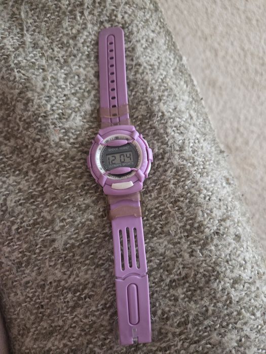 Часы детские в хорошем состоянии