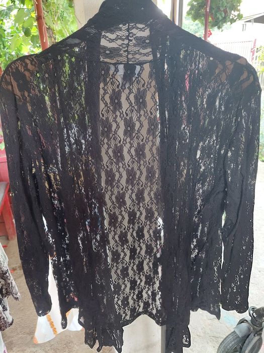 Vând haine noi sau foarte puțin folosite