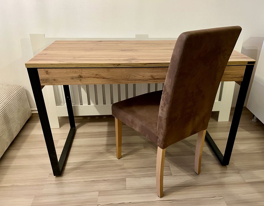 Birou cu sertar, stare perfecta, dimensiune 120 x 60 x 77 + un scaun