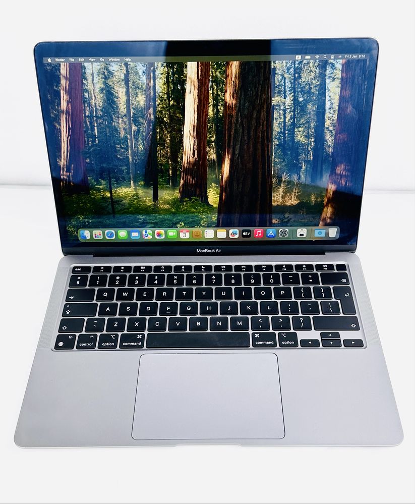 Apple MacBook Air 13 inch M1 8RAM 256GB Отличен !Гаранция!