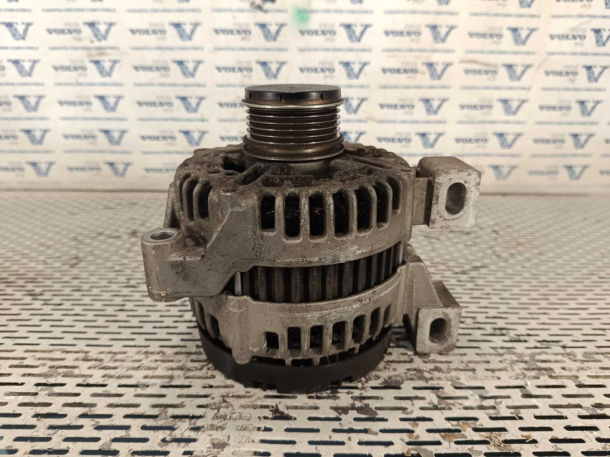 Alternator 2.4D5 E4 Volvo C30, S70, S40, V50, C70  30773111