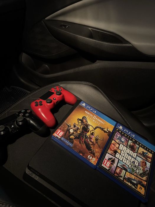 Продам срочно пс4 слим