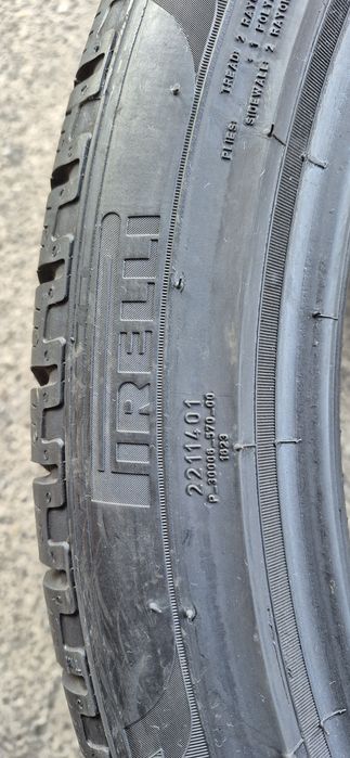 4 anvelope iarna Pirelli 295/35/21.Pretul este pe bucata.