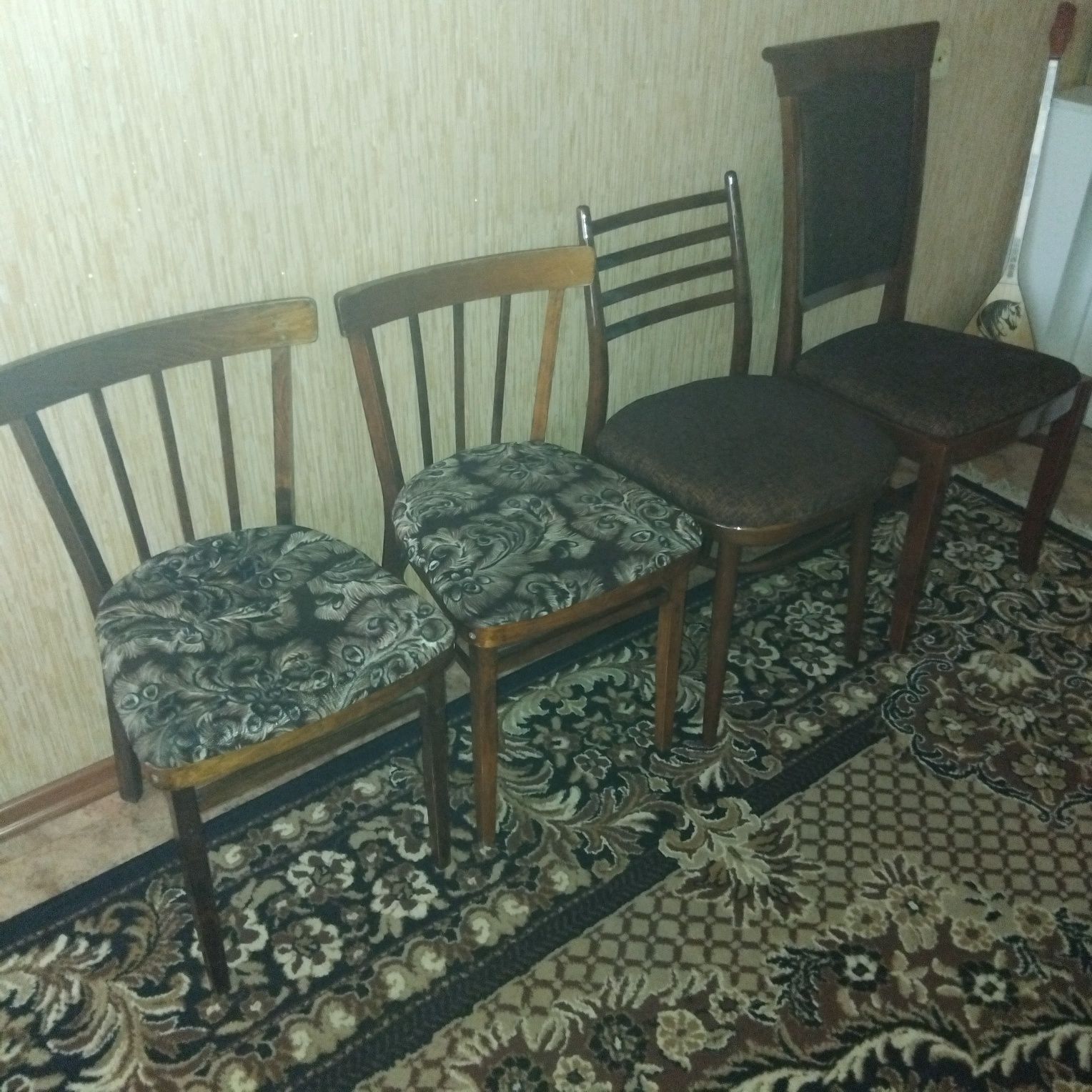 Стулья отырғыштар состояние хорошое.