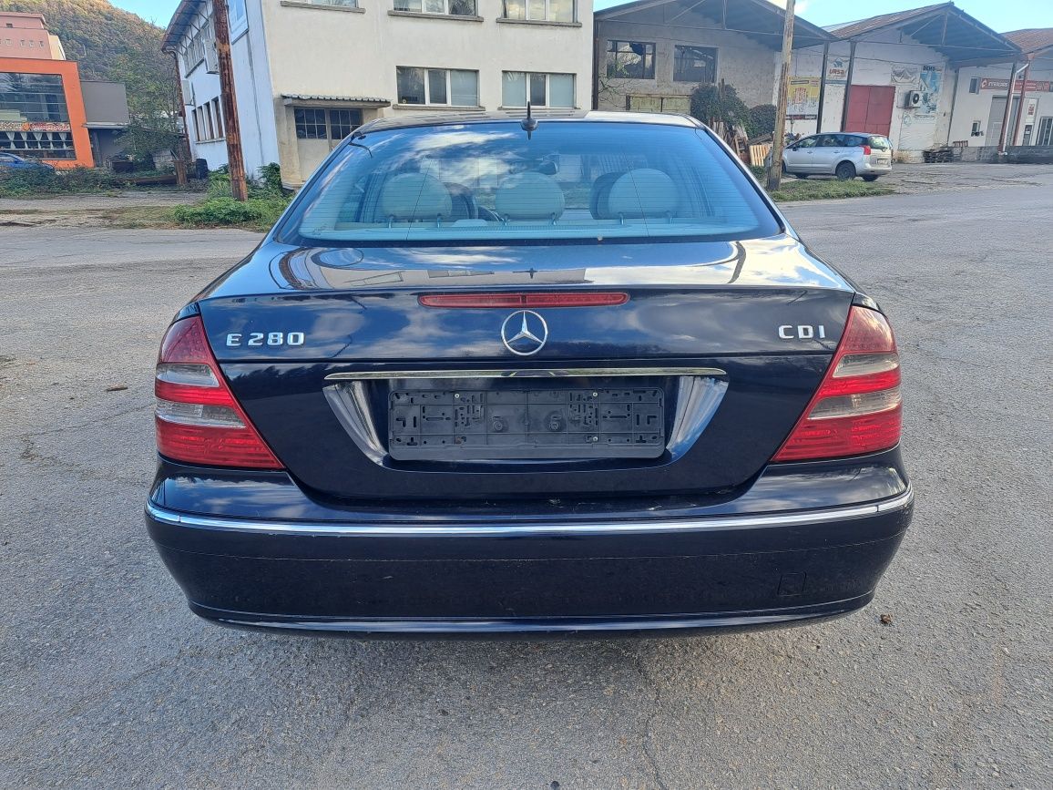 Заден капак Мерцедес w211 седан E class  багажник Mercedes Е w211