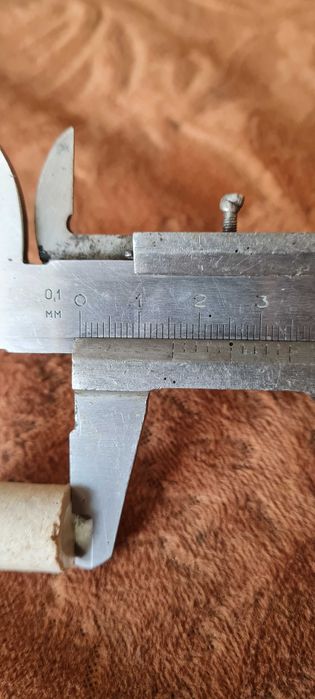 Продам керамические изоляторы.