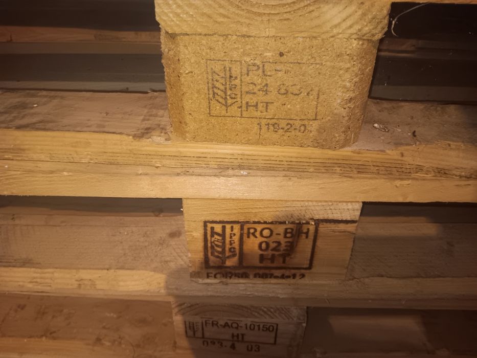 De vânzare paleți euro