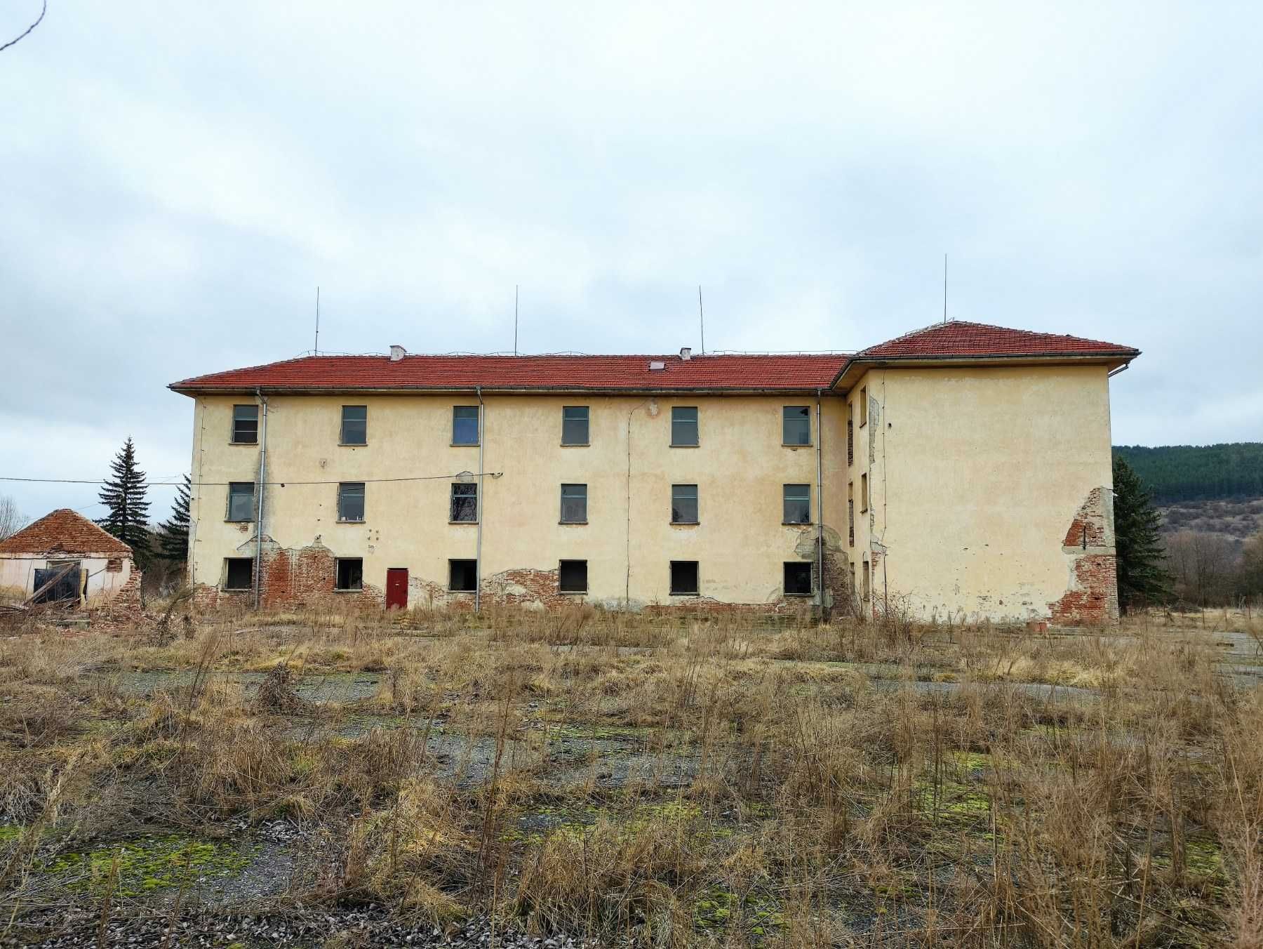 Продавам сграда за старчески дом в обл. Перник с. Стефаново