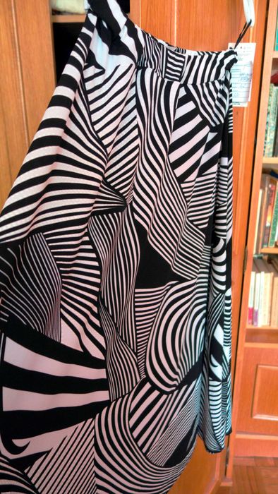 Fustă lungă , nepurtată, fabricată în Polonia