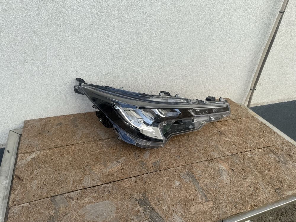 Far dreapta Toyota Corolla E210 Hatchback Full LED Original Europa
