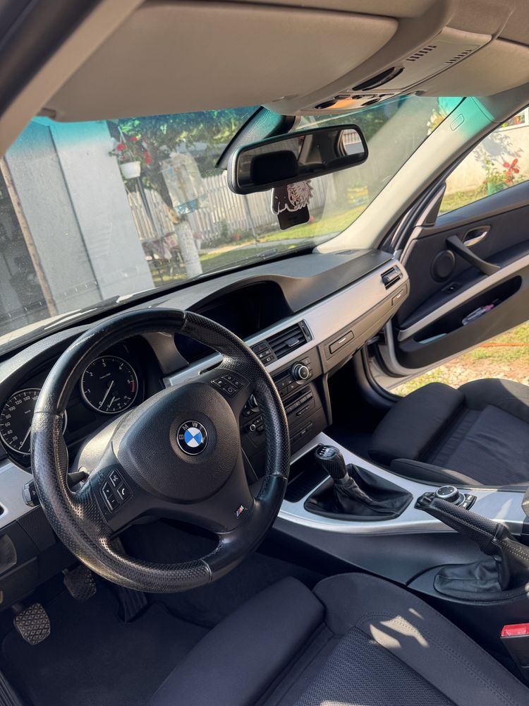BMW E90 LCI 320d Facelift | Bi-Xenon | Navi | Întreținut