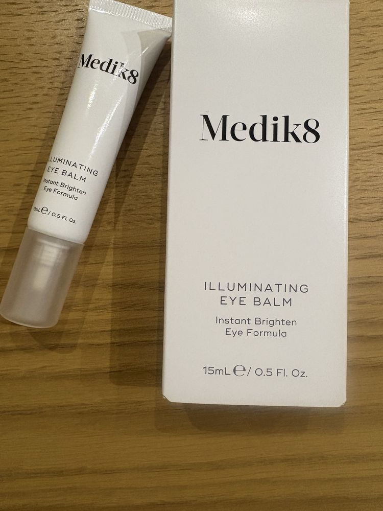 Продавам околоочен балсам на Medik8