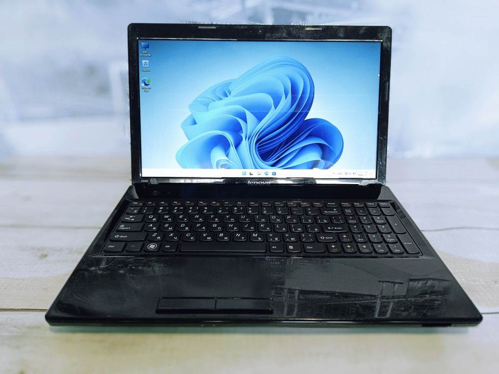 Ноутбук Lenovo IdeaPad™G580 Intel®Core™I3! Полное ТО! Новый SSD!!