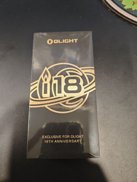 Фенер Olight i18 Brass 180lm 18th anniversary