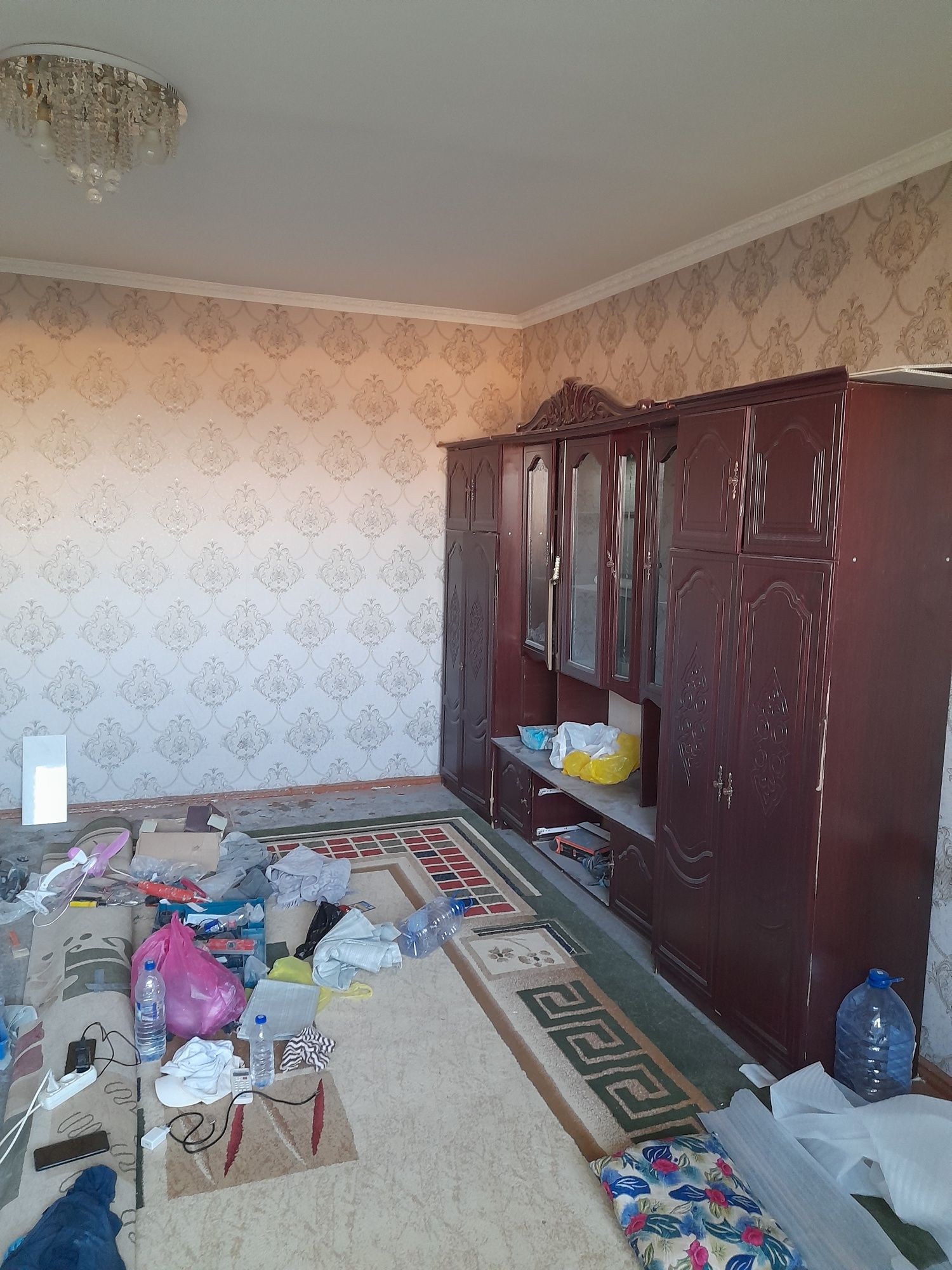 Dom 7-etaj 41 kv 1 xona balkonlari bilan birga