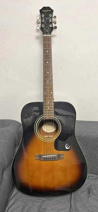 chitara acustica