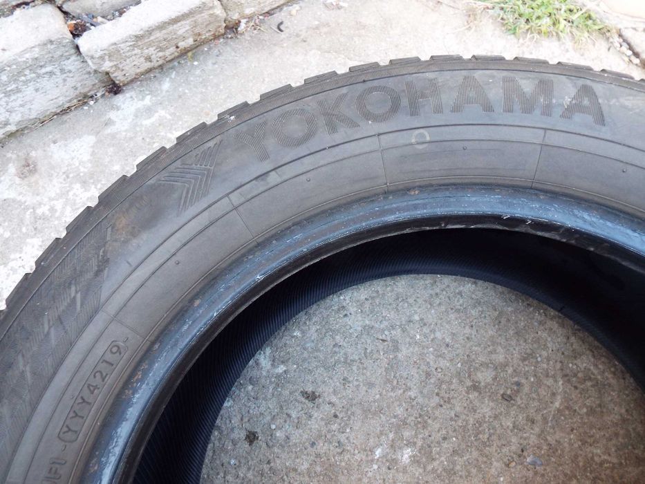vand 4 anvelope de iarna 215/60/16 yokohama winter pret 500lei toate4