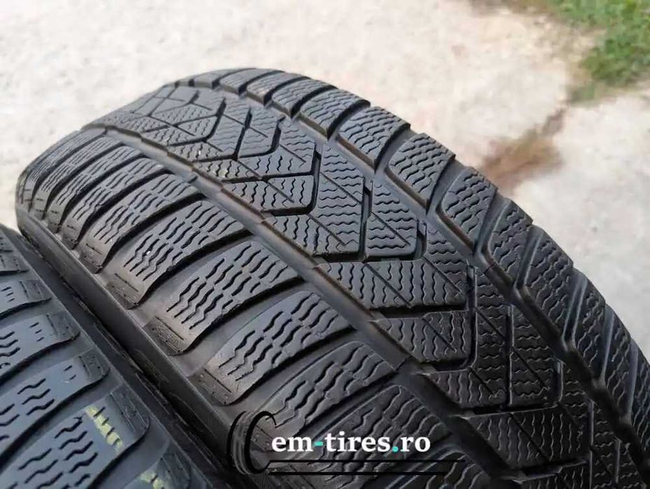 SET 4 Anvelope Iarna 225/50 R18 PIRELLI Sottozero 3 95H - Runflat