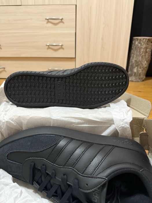 Обувки адидас, 47 номер