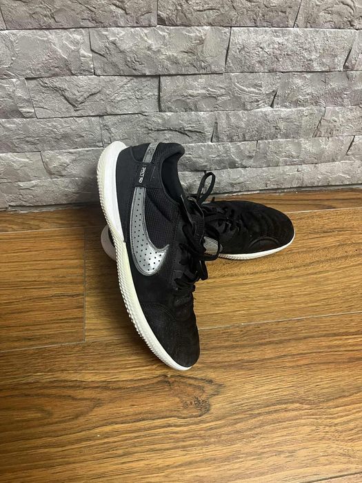 Футболни обувки за зала Nike Streetgato