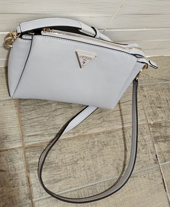 Дамска оригинална чанта GUESS.170лв.Нова