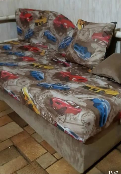 Диван подростковый выдвижной.реальному покупателю  торг