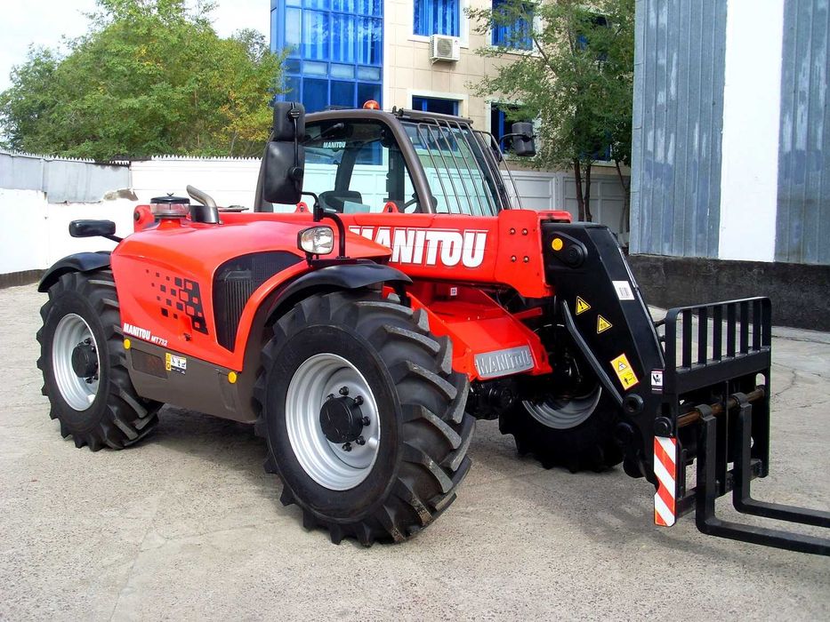 Погрузчик телескопический Manitou MT 732