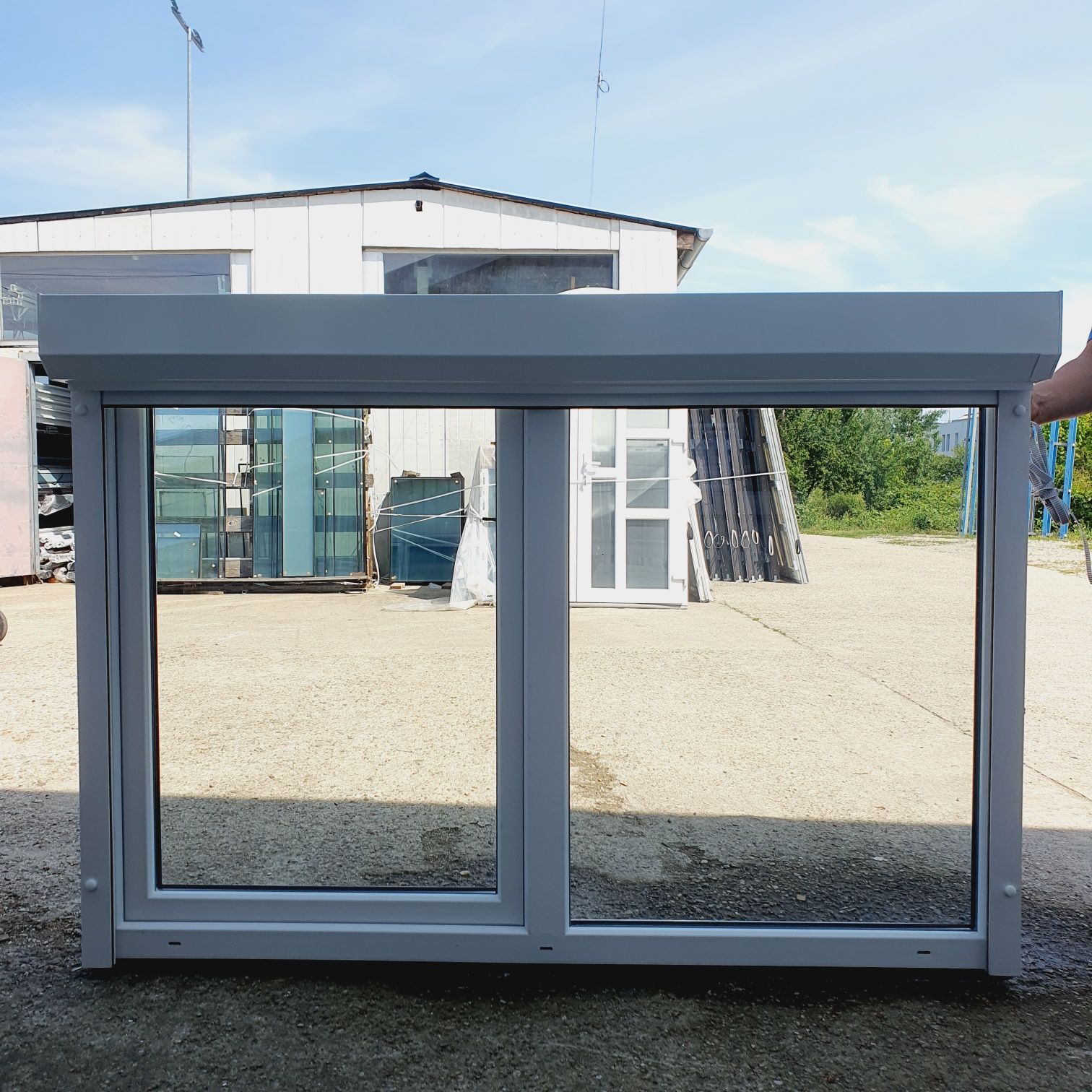 Ferestre noi termopan Pvc cu roleta disponibil stoc 
- alb cu 6 camere