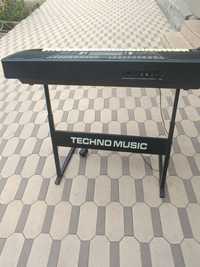 Синтезатор Techno KB-930