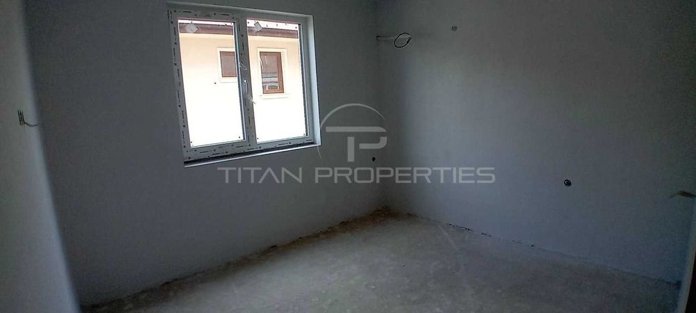 Продава се Двустаен апартамент в Пловдив, Тракия - 70 кв.м за 1072 €/кв.м - Снимка #1