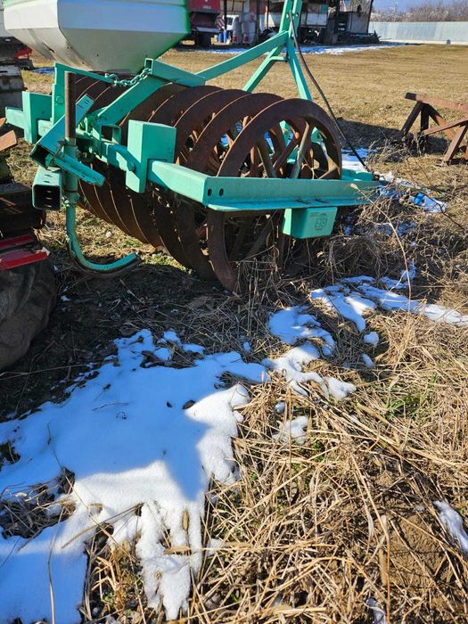 Plug 4 brazde reversibil cu packer hidraulic si antitrupite