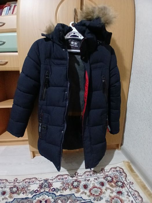 Продаётся мужская зимняя тёплая куртка хорошего качество  ,очень тёпла