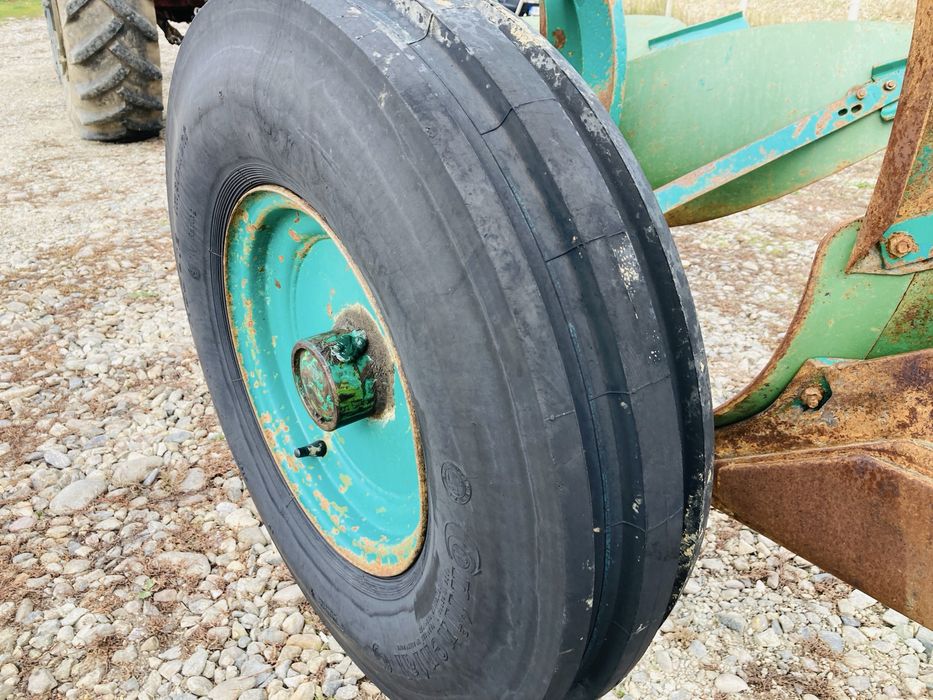 Plug cu 4 capuri, brazdare, cormane, trupite Regent cu roata