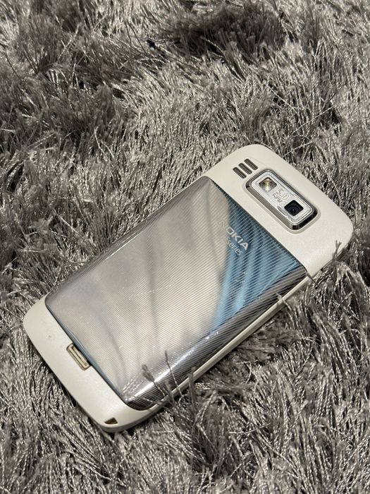 Nokia E72 Functional