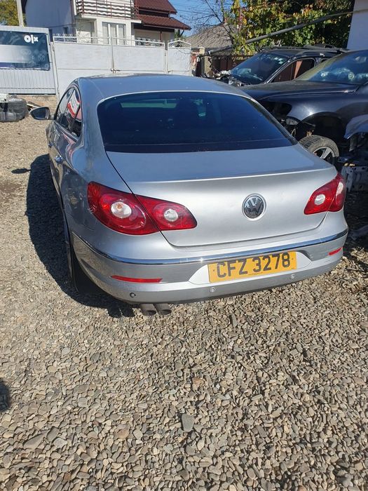Dezmembrez Vw Passat cc an 2008 motor 2.0 tdi 140 cp tip motor CBAB interior complet din piele scaun sofer bancheta spate plafon palasolar furtun intercooler carcasa filtru aer turbo turbina turbosuflanta timonerie modul confort parbriz dezmembrari piese