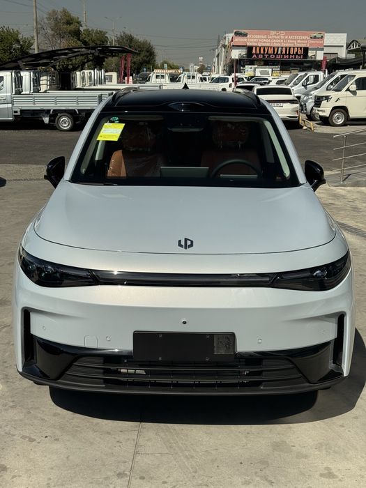 Leap motor c16 electric 630 km qora oq silver