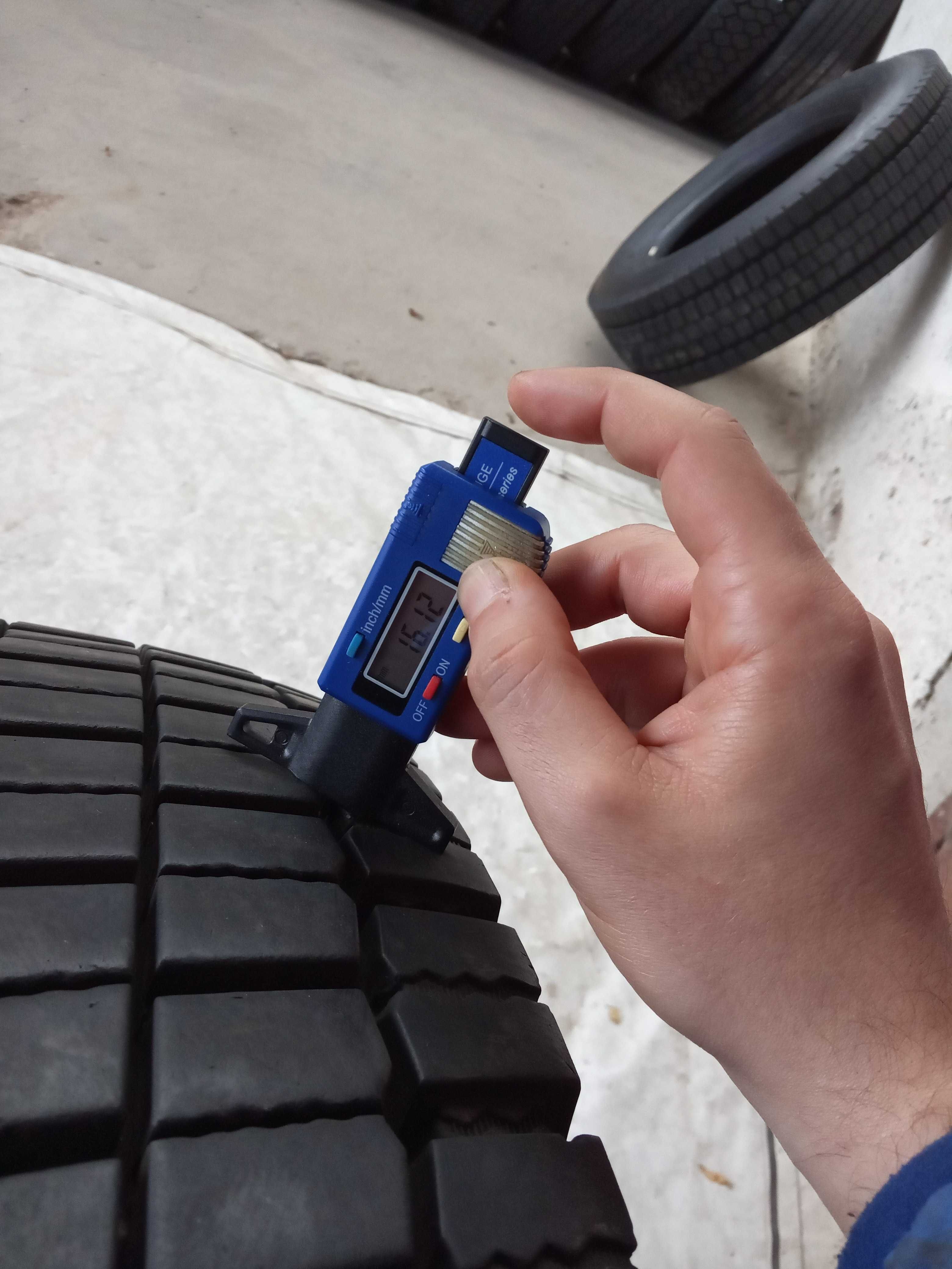 2 тежкотоварни гуми 305/70R19.5 Continental HybridHD3 148/145M DOT2021