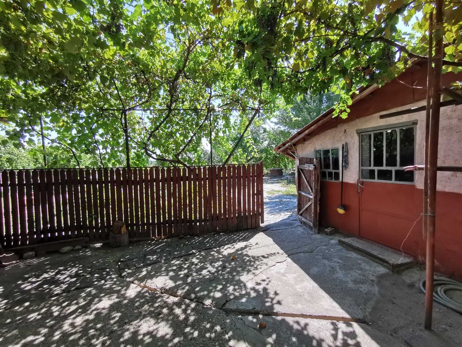 VAND casa  cu teren de aprox. 4400m in com, Vidra Ilfov