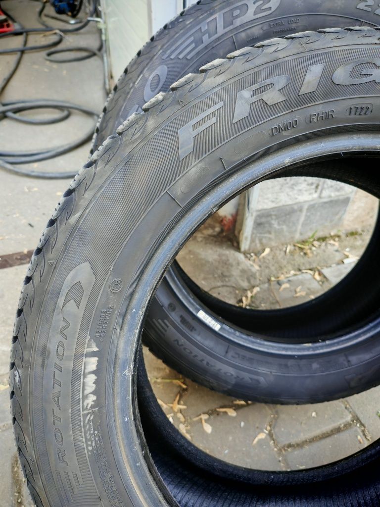 vând 2 buc anvelope de iarnă Debica Frigo HP2 225/55 R17  rulate foart